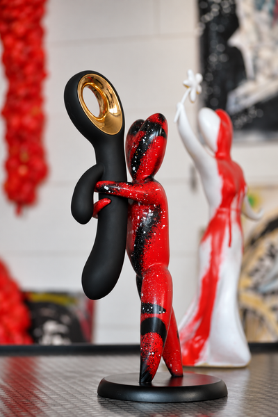 THE HUG PLEASURE - SCULTURA + DIONISIO | MORELOVE X DIOSA