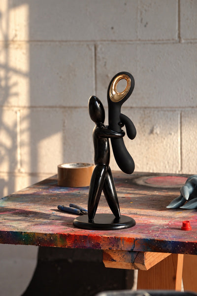 THE HUG PLEASURE - SCULTURA + DIONISIO | MORELOVE X DIOSA