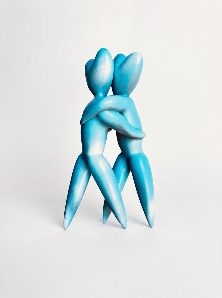 The Football Hug — Quando il celeste abbraccia il bianco