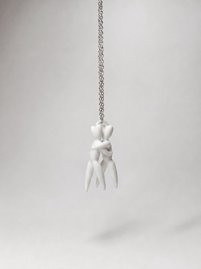 The Hug Pocket — collana bianca